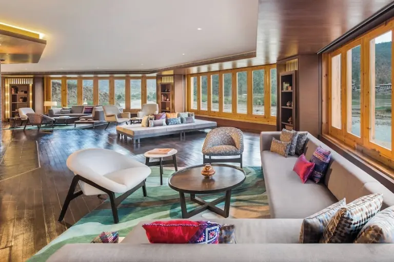 Top 6 Highly-rated Hotels In Bhutan You Shouldn't Miss 2-1