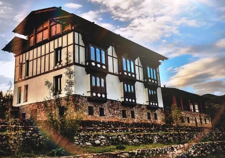 Top 6 Highly-rated Hotels In Bhutan You Shouldn't Miss 3