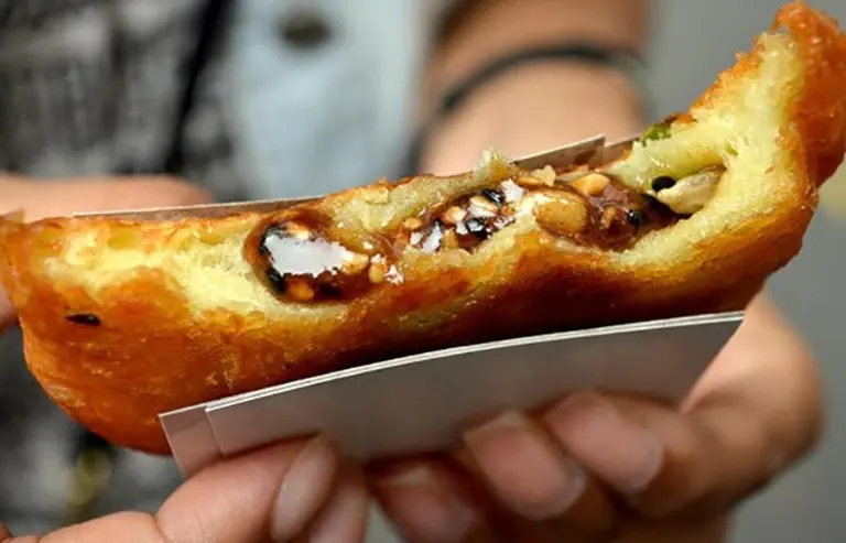 Try Korea’s Must-eat Street Snack 3
