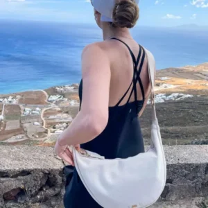 How To Manage Your Purse While Traveling