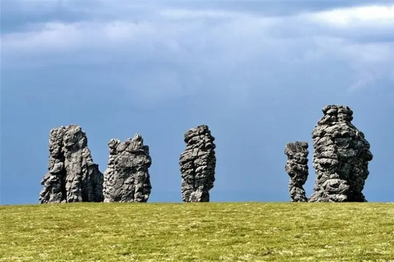 Manpupuner Rock Formations 02