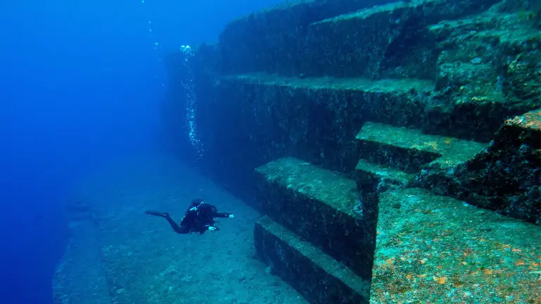 The Yonaguni Underwater Pyramid 2