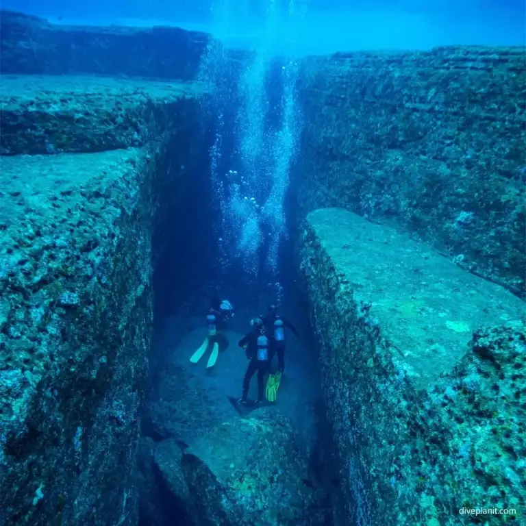 The Yonaguni Underwater Pyramid 3