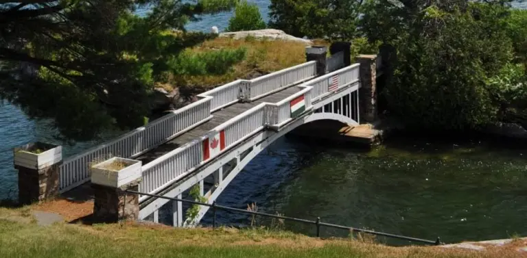 The Shortest International Bridge You May Not Know 1