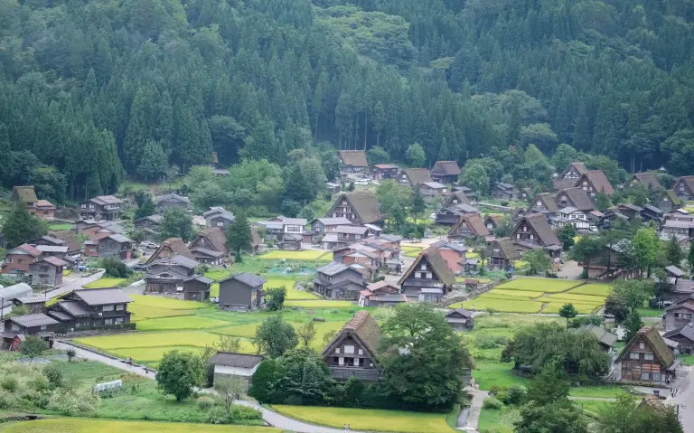 Discover The Fairytale Village Of Shirakawago 1