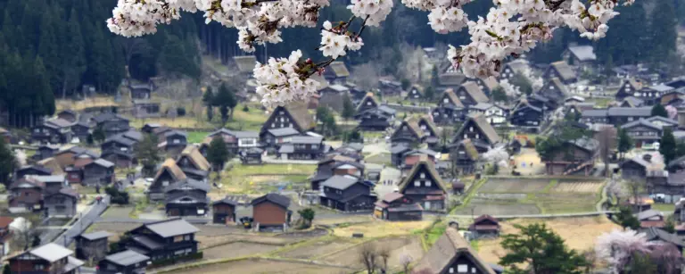 Discover The Fairytale Village Of Shirakawago 17