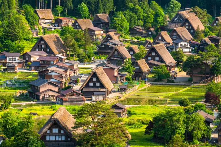 Discover The Fairytale Village Of Shirakawago 6