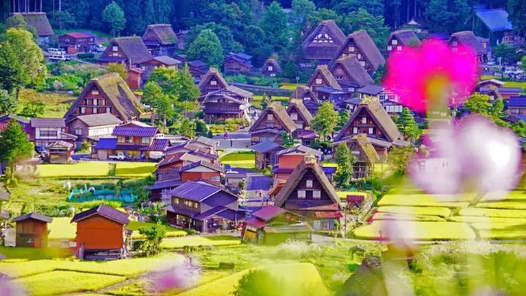 Discover The Fairytale Village Of Shirakawago