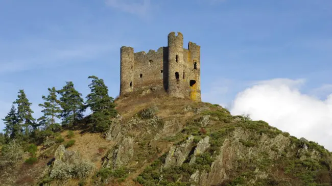 Château d’Alleuze, Cantal, Auvergne, France