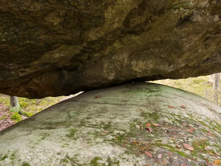 Kummakivi Balancing Rock 2