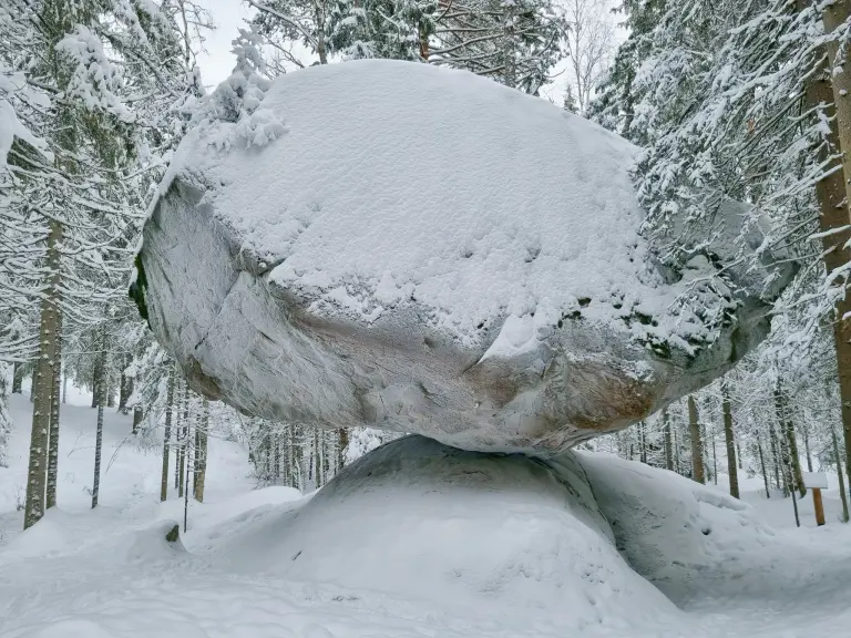 Kummakivi Balancing Rock 4