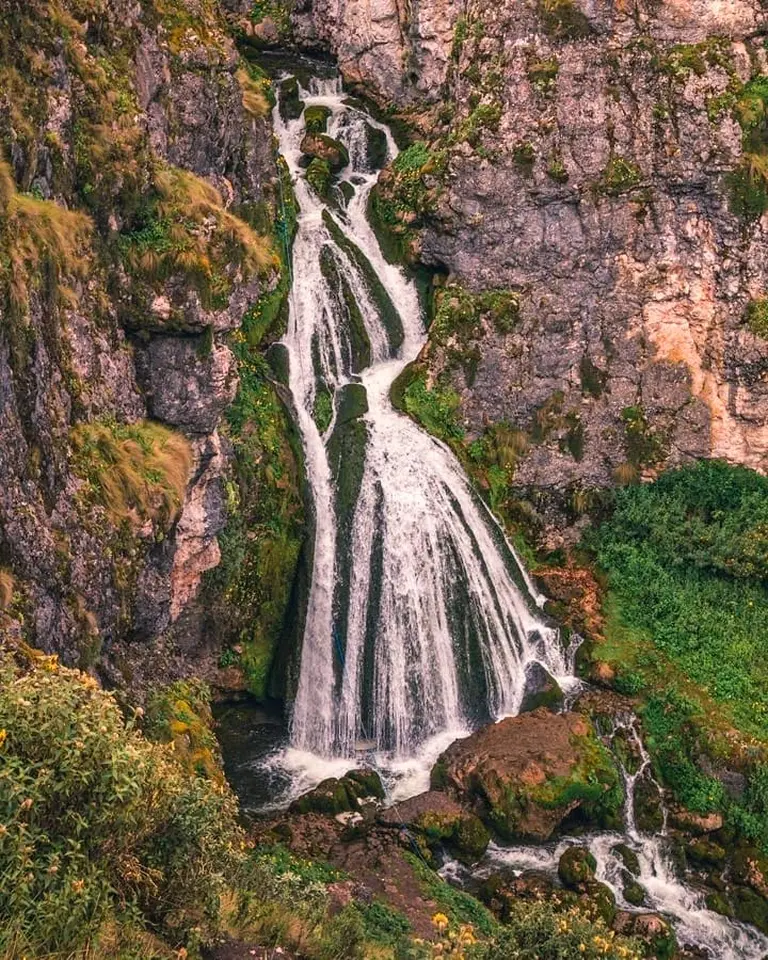 The Waterfall That Reveals A Bride After Heavy Rain In Peru 1