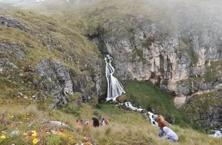 The Waterfall That Reveals A Bride After Heavy Rain In Peru 3