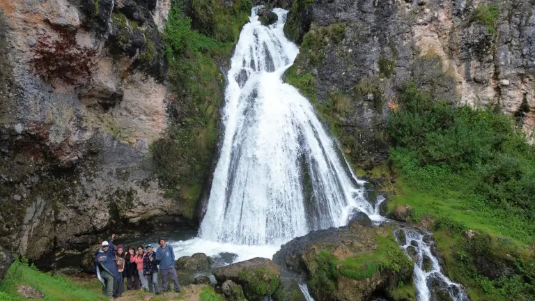 The Waterfall That Reveals A Bride After Heavy Rain In Peru 5