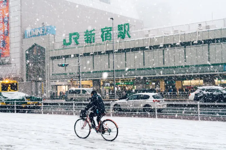 Tokyo’s Enchanting Winter Romance Beneath The Snow 12