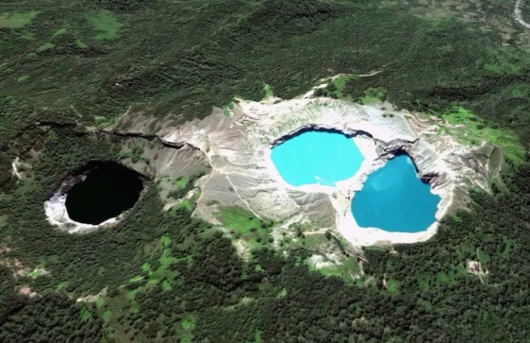 Kelimutu, Indonesia