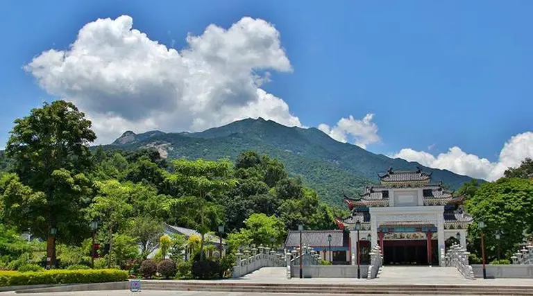 10 Most Famous Mountains In China 8