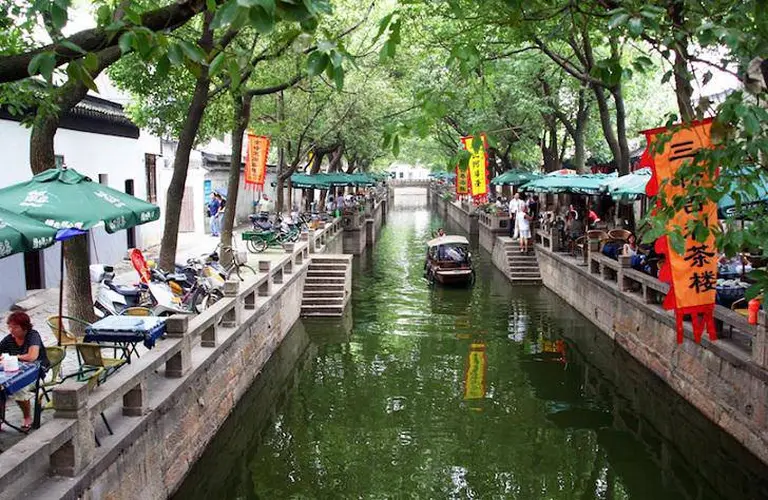 14 Peaceful Small Towns In China That Look Straight Out Of A Movie 11