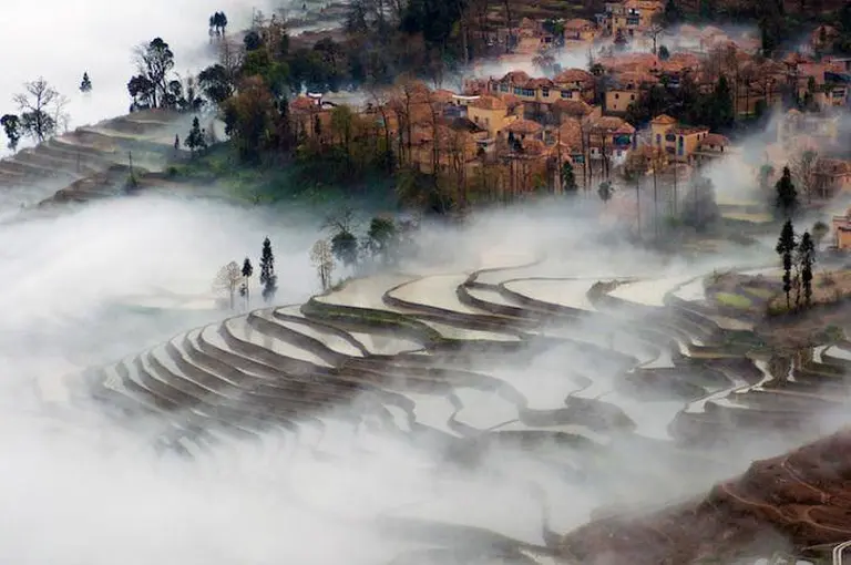 14 Peaceful Small Towns In China That Look Straight Out Of A Movie 2