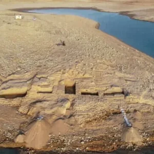 A 3,400 Year Old Palace Rises From The Water