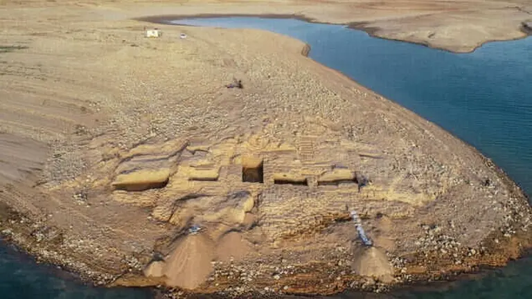 A 3,400 Year Old Palace Rises From The Water