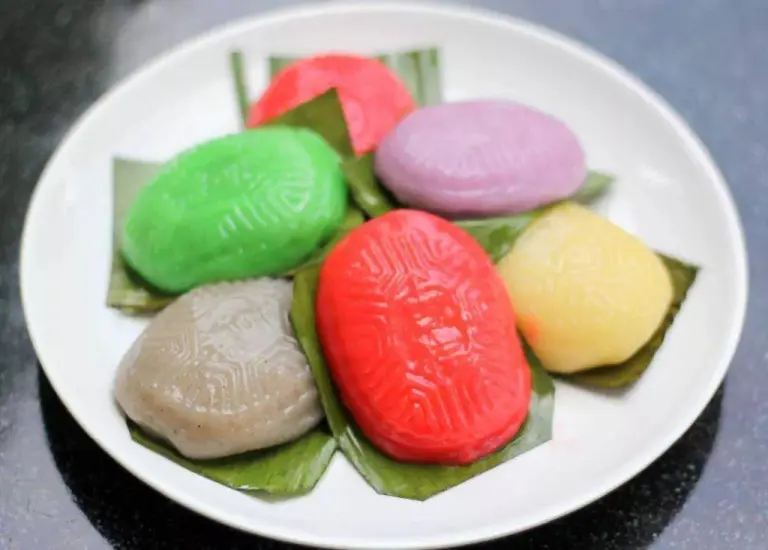 Taste Malaysia’s Most Colorful And Artistic Dessert 1