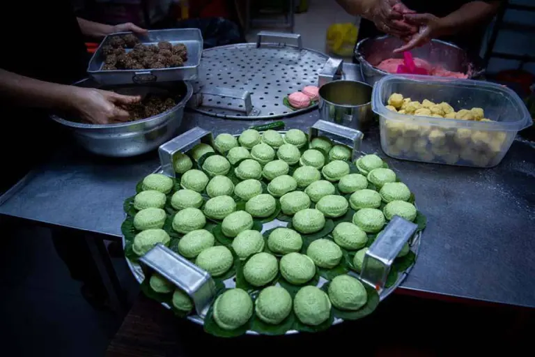 Taste Malaysia’s Most Colorful And Artistic Dessert 3
