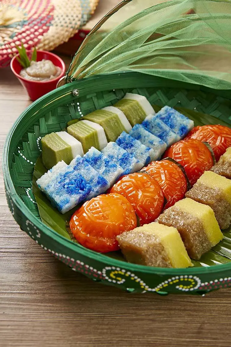 Taste Malaysia’s Most Colorful And Artistic Dessert 4