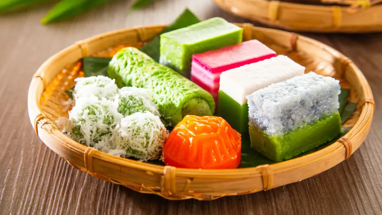 Taste Malaysia’s Most Colorful And Artistic Dessert