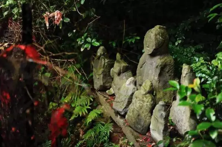 The Mystery Behind 800-year-old Stone Statues That Once Terrified A Chinese Village 2