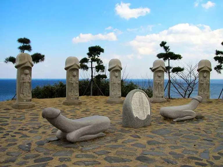 Women Flock To Korea’s Quirky “penis Park” For Bold Check-ins 10