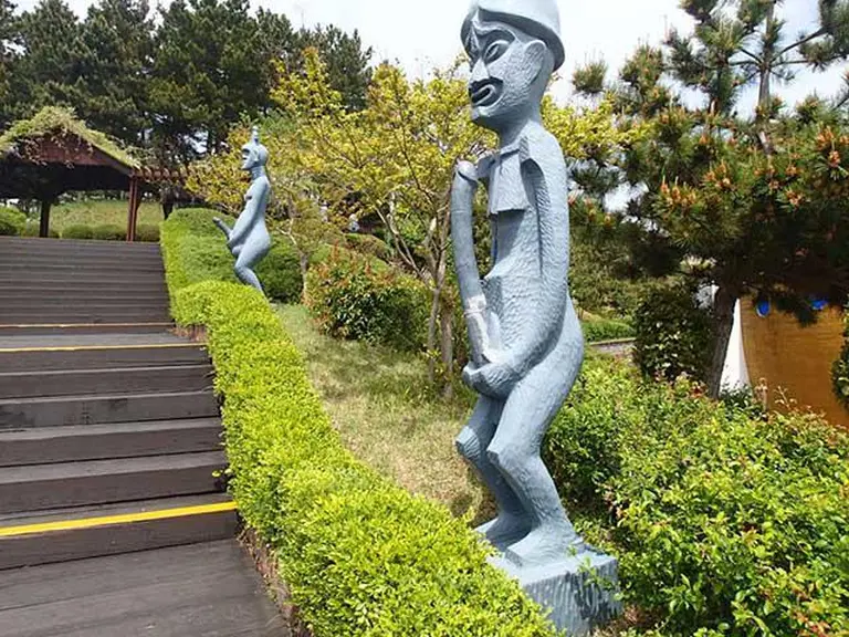 Women Flock To Korea’s Quirky “penis Park” For Bold Check-ins 12