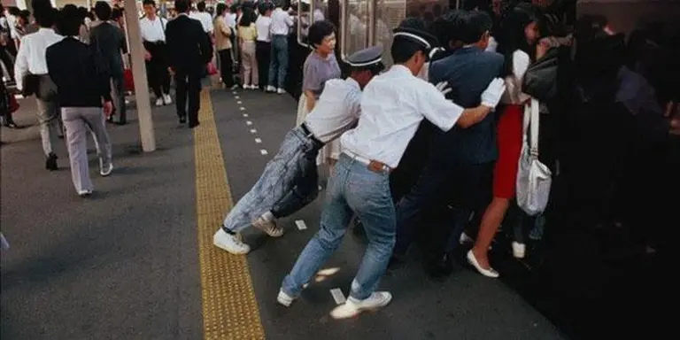 11 Strange Things You'll Only Find In Japan That Amaze Tourists 1