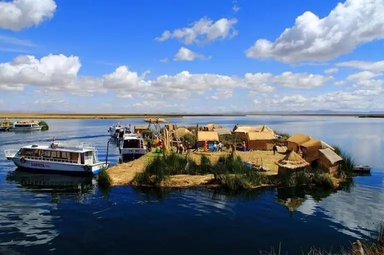 The Floating Grass Islands That Have Drifted For 1,000 Years 1