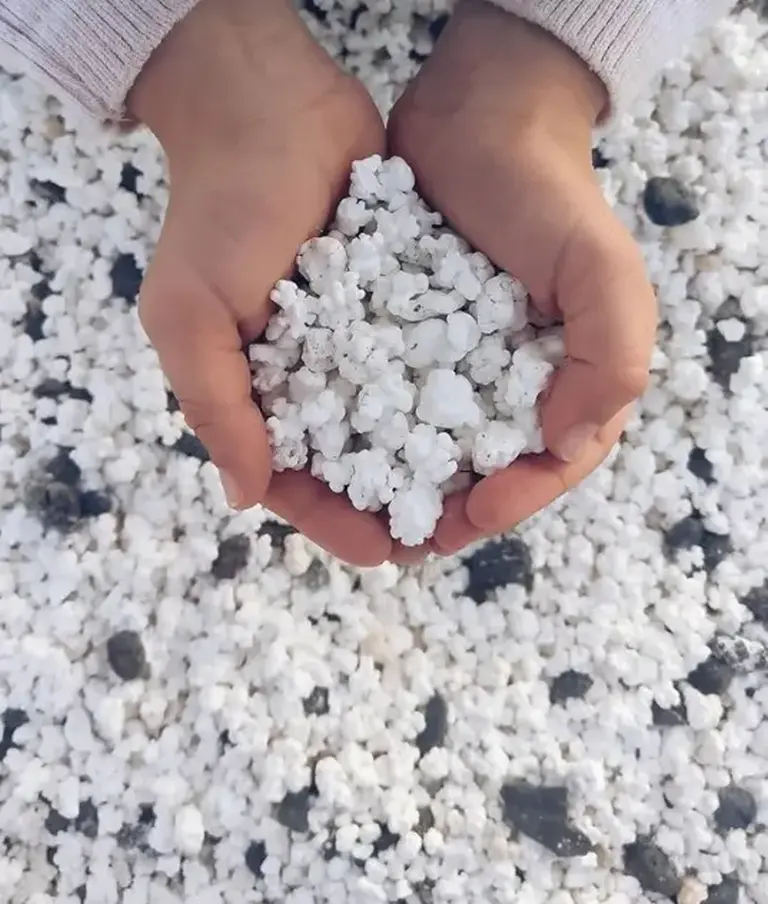 The Beach with “Popcorn-Shaped” Sand that makes Visitors want to take a bite 2