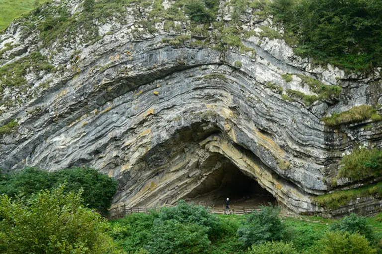 Harpea Cave 2