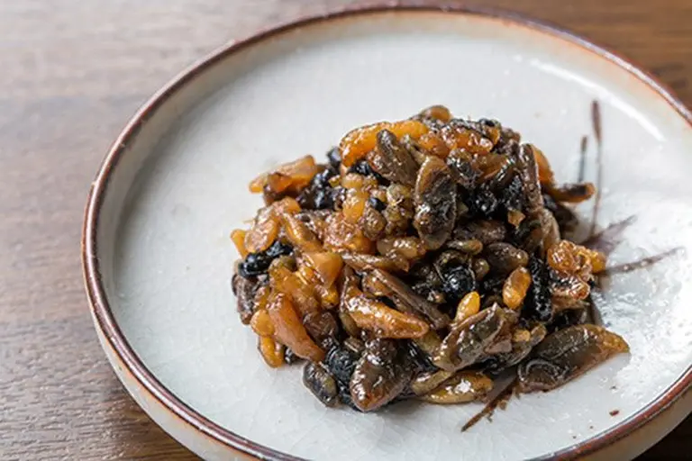 A Traditional Japanese Delicacy That Leaves Tourists “shivering”