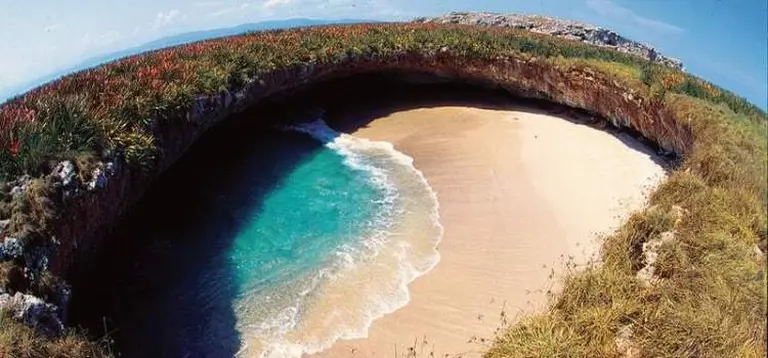 The Secret Tunnel To Mexico’s Hidden Beach Inside A Cave 4
