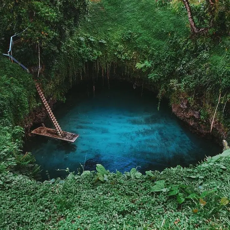 The World’s Most Beautiful Natural Pool That’s Blowing Up Travel Blogs 7