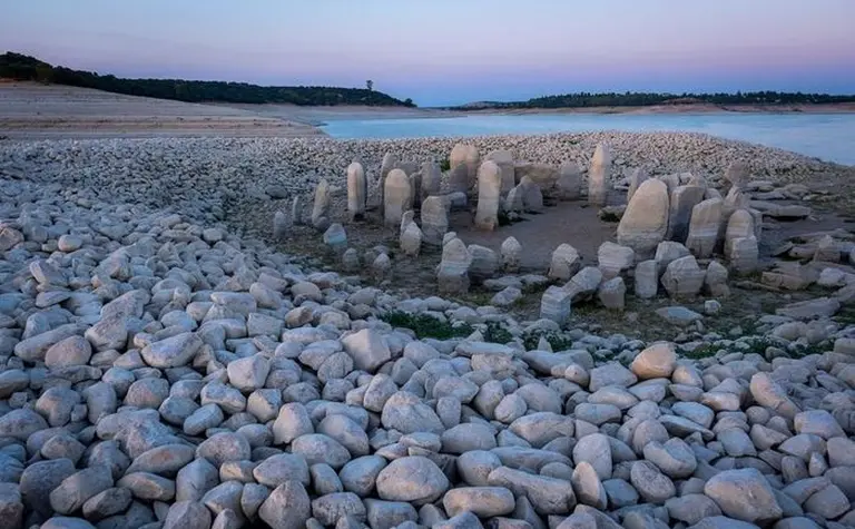 'spanish Stonehenge' Emerges After 50 Years Amid Drought 5