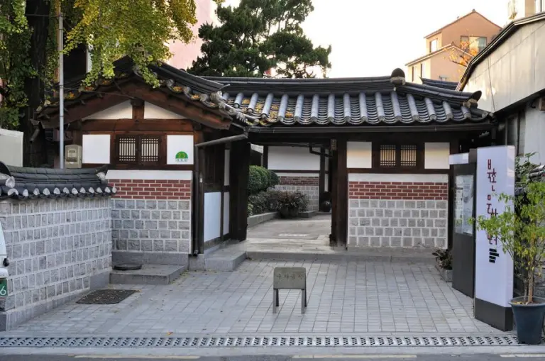 Discover Bukchon Hanok Village 3