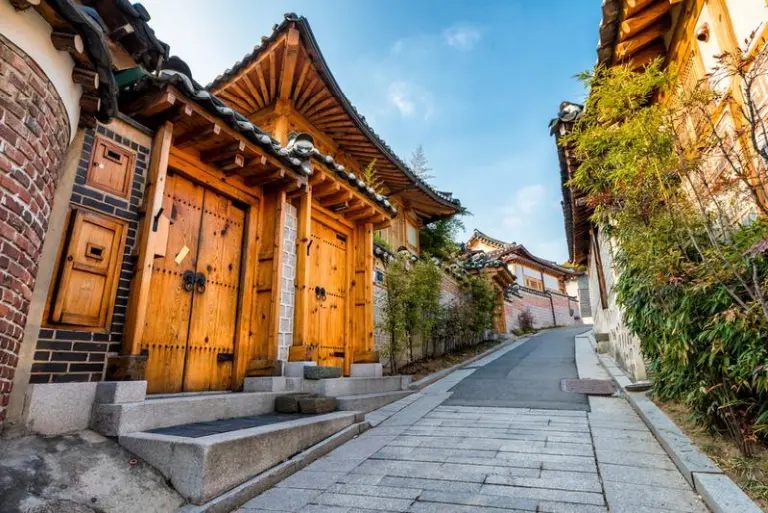 Discover Bukchon Hanok Village