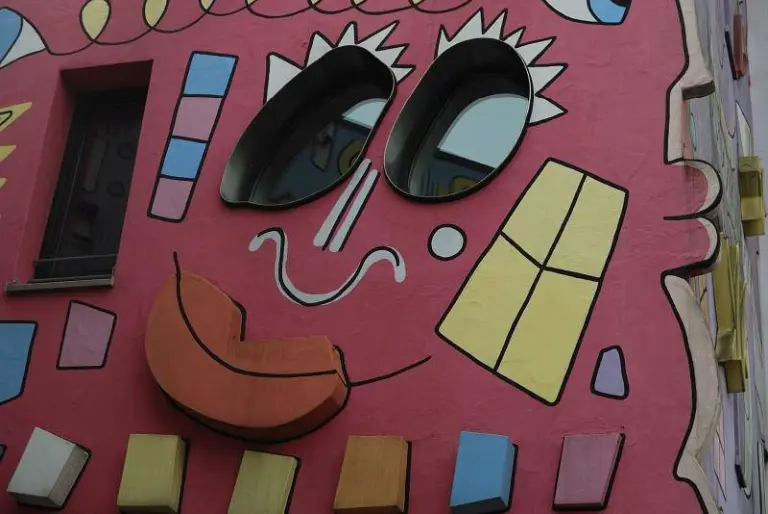 Visit The Happiest House In The World - The Rizzi House 4