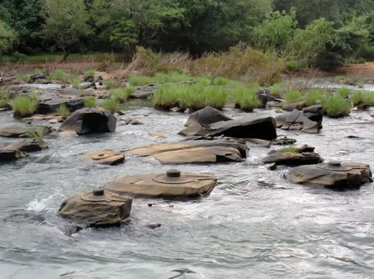 When Water Levels Drop, This Indian River Reveals Ancient Mysteries 1