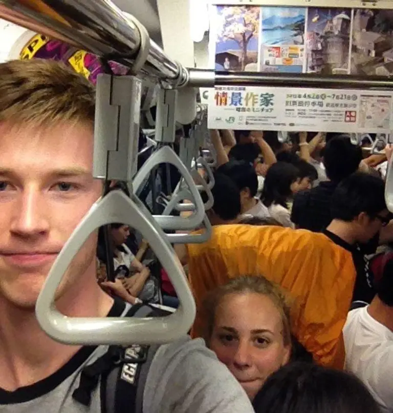 17 Hilarious Photos Of “giant” Tourists Visiting Japan 13