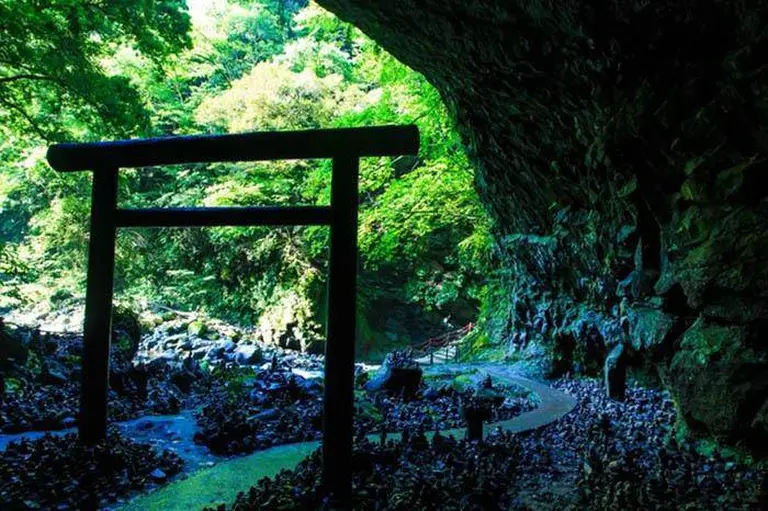 7 Mysterious Destinations In The Land 3-1