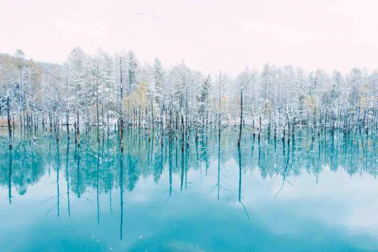 Astonishing Beauty Of The Sapphire-blue Pond In Japan 5