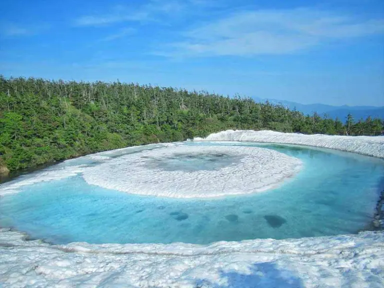 The Dragon’s Eye Lake In Legend, Appearing Only In Spring 3