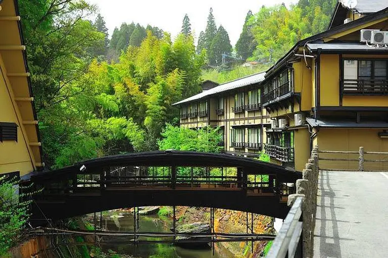 The Picturesque Scenery Of The Village Praised 3