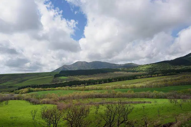 The Picturesque Scenery Of The Village Praised 4